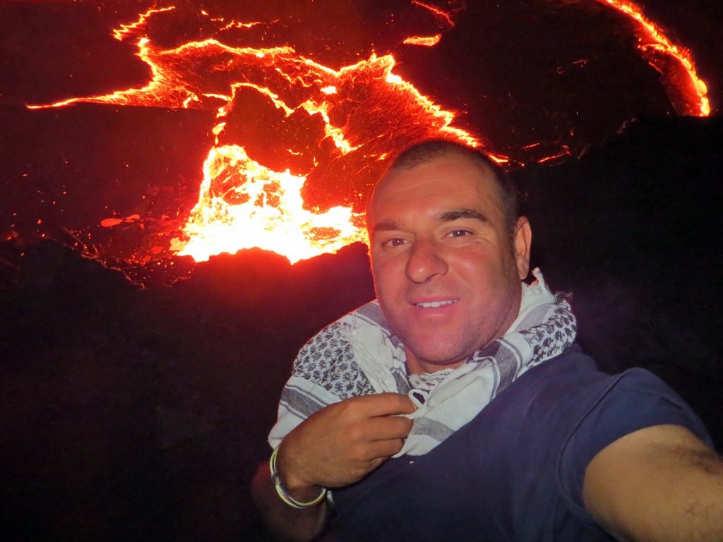 Carlos Useros en el volcán Ertale, Etiopia