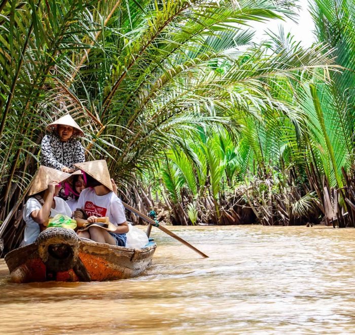 navegando por el delta del Mekong, viaje a Vietnam