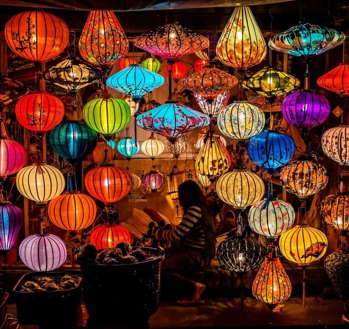 farolillos de colores en Hoi An, viaje a Vietnam