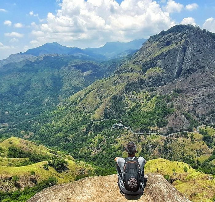 viajero en little Adams peak, Ella, Sri Lanka