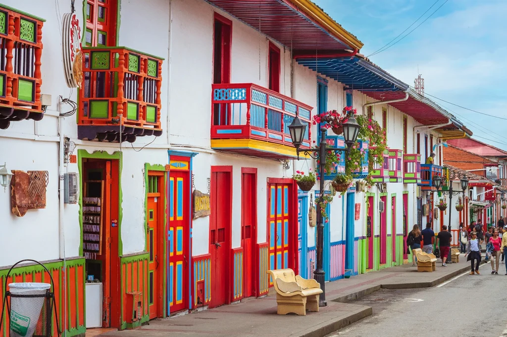 calles de colores en Salento. Viaje a Colombia