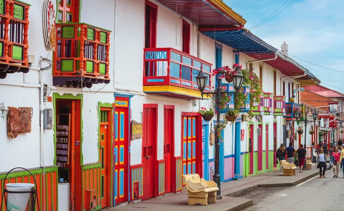 calles de colores en Salento. Viaje a Colombia