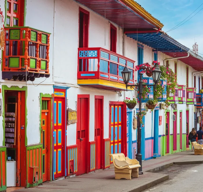calles de colores en Salento. Viaje a Colombia